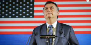 Bolsonaro decide que não voltará ao Brasil se tiver prisão decretada