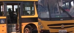 após motorista ter mal súbito e morrer, aluno assume direção de ônibus escolar com 35 adolescentes