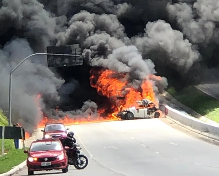Acidente na rodovia federal BR-408, em São Lourenço da Mata (Foto: Reprodução)