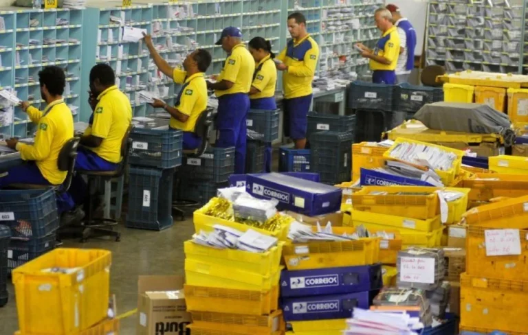 Lula exclui Correios, EBC e outras estatais de programas de privatização