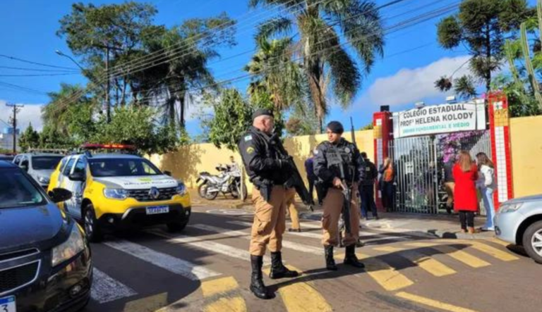 Policia militar atende à chamado em escola estadual em Cambé. Foto: Reprodução / redes sociais