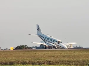 Acidente com avião aconteceu por volta das 17h no Aeroporto de Sorocaba (Foto: Arquivo pessoal - reprodução Tag Notícias)