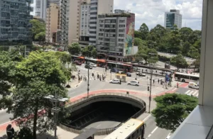 Retorno da Avenida Paulista interditado para construção de túnel do Metrô, em SP (Foto: Reprodução - Tag Notícias)