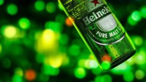 Heineken vende toda operação na Rússia (foto: reprodução Tag Notícias)