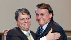 Tarcísio de Freitas e Jair Bolsonaro (foto: reprodução - Tag Notícias)