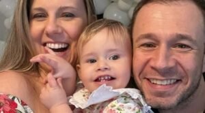 Tiago Leifert atualiza estado de saúde da filha