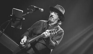 Jack Sonni, guitarrista do Dire Straits, morre aos 68 anos (Foto: Reprodução)