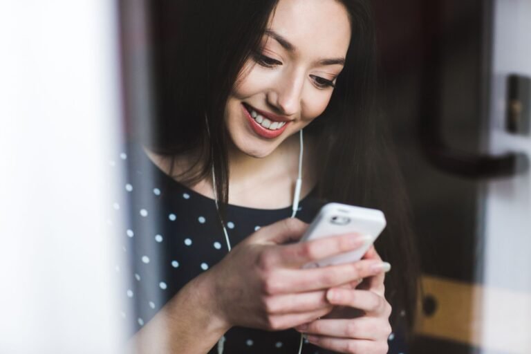 Alguns participantes do estudo chegaram a passar 16 horas por dia no smartphone (foto: reprodução)