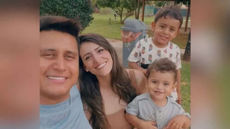 Patrícia com a família e o bebê Leonardo no colo (Foto: Reprodução)