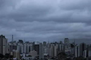 Frente Fria Provoca Mudanças no Clima do Brasil com Chuvas Intensas e Queda de Temperatura (foto: reprodução)