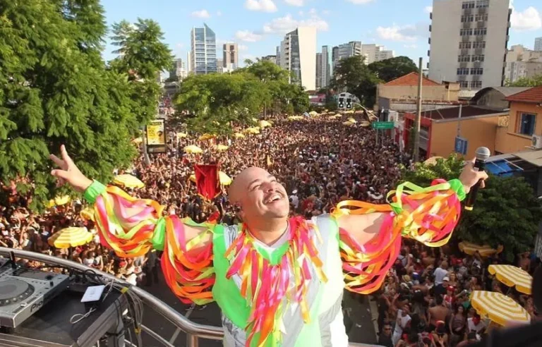 Tiago Abravanel no Bloco do Abrava no Carnaval de 2020 (Foto: Reprodução)