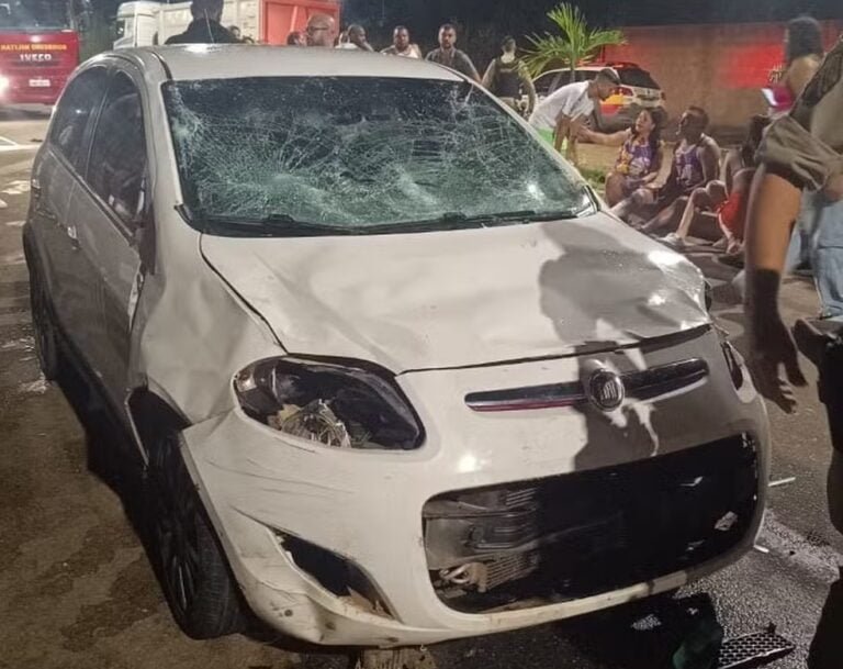 Motorista bêbado atropela 30 foliões em Minas Gerais (Foto: Reprodução)