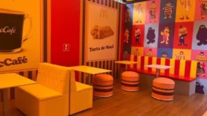 Cenário instagramável retro do McDonald’s (Foto: Reprodução)
