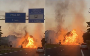 Caminhão com etanol pega fogo após acidente (Foto: Reprodução)