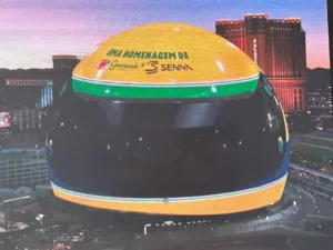 Esfera gigante de Las Vegas faz homenagem a Senna