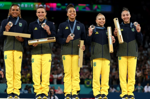 Equipe brasileira de ginástica olímpica (foto: reprodução)